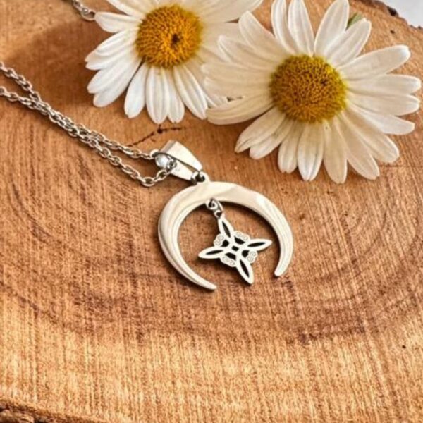 Collar Luna  con Nudo de bruja